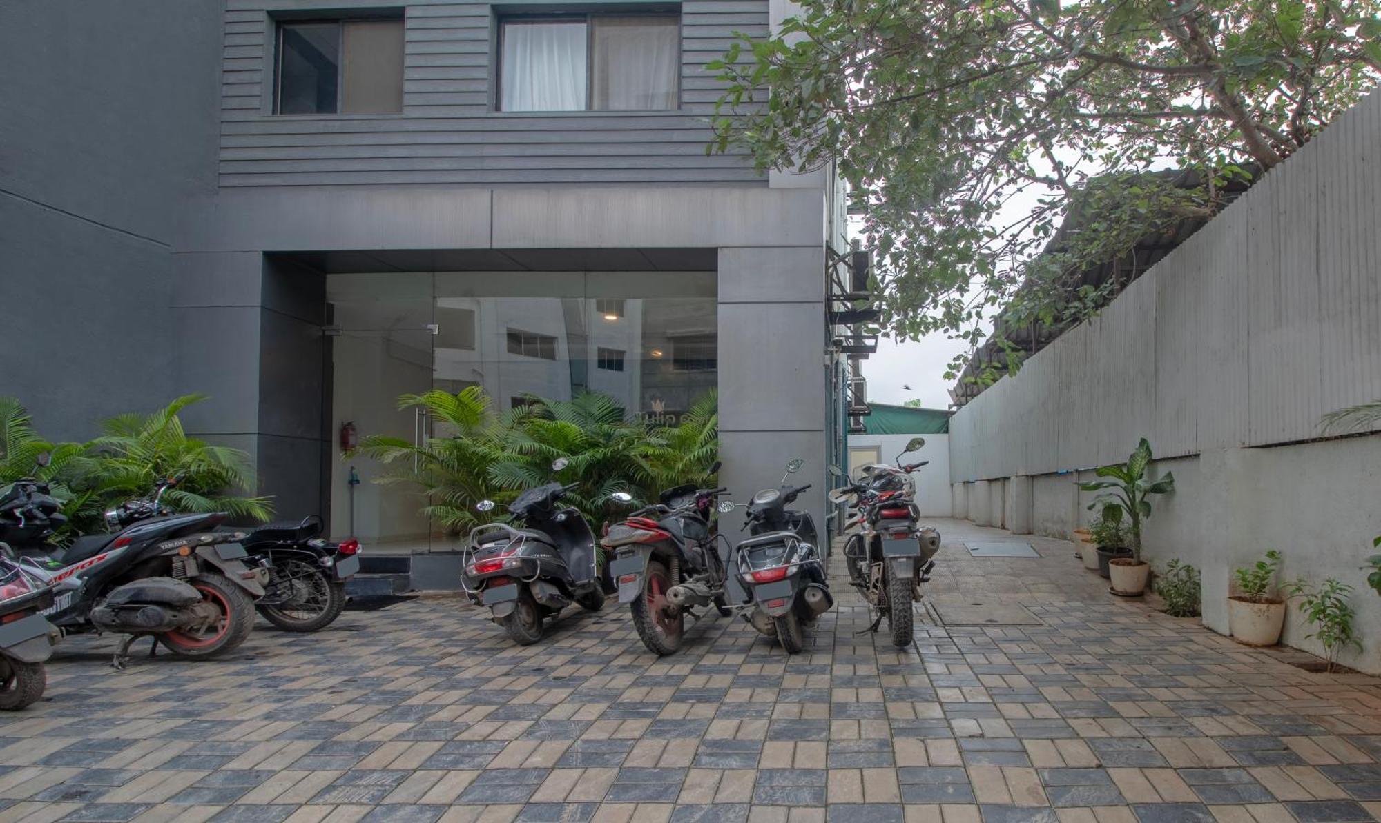 缤旅郁金香舒适酒店 Kharadi 外观 照片